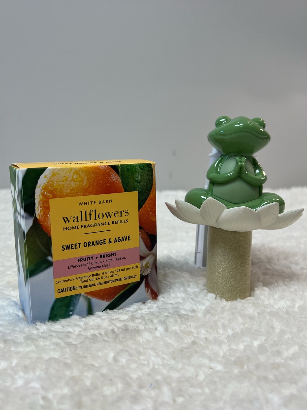 Bath & Body Works "Yoga Frog" Wallflower Diffuser w/Sweet Orange Agave' Refill